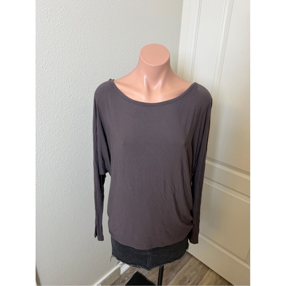 Vince Long Sleeve Scoop Neck Top with Open Back Slit Sz XS